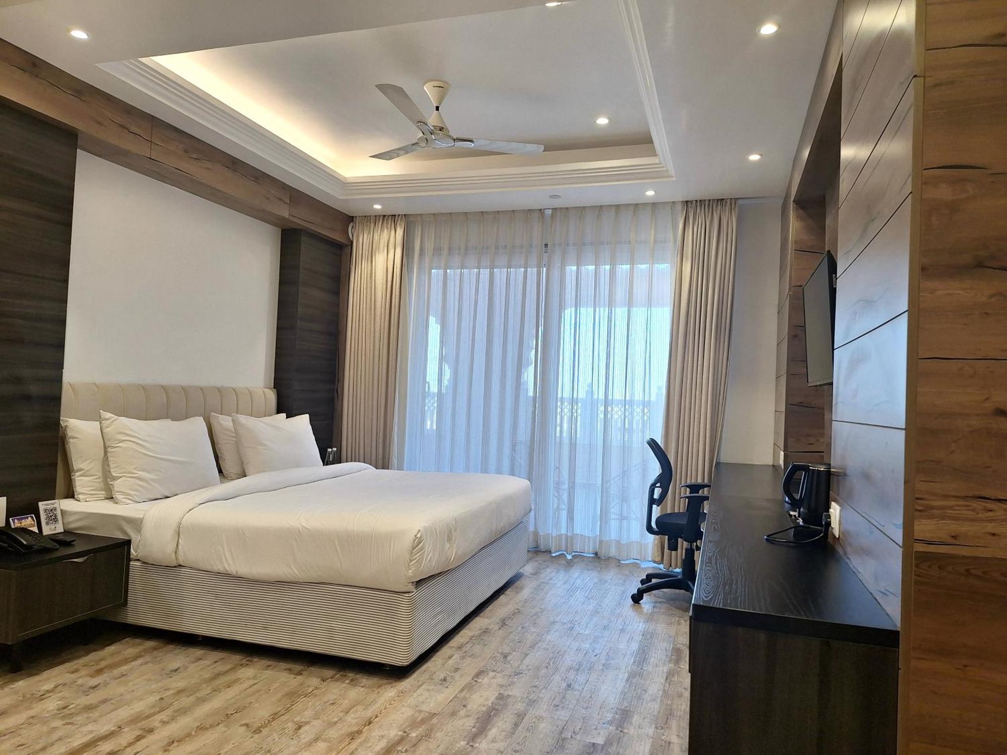 The Utopia Resort Sānchi Екстериор снимка